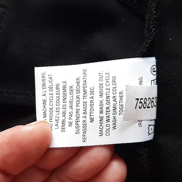 Reitmans Womens black pants. Size 12. Tapered with pockets. - Picture 9 of 13